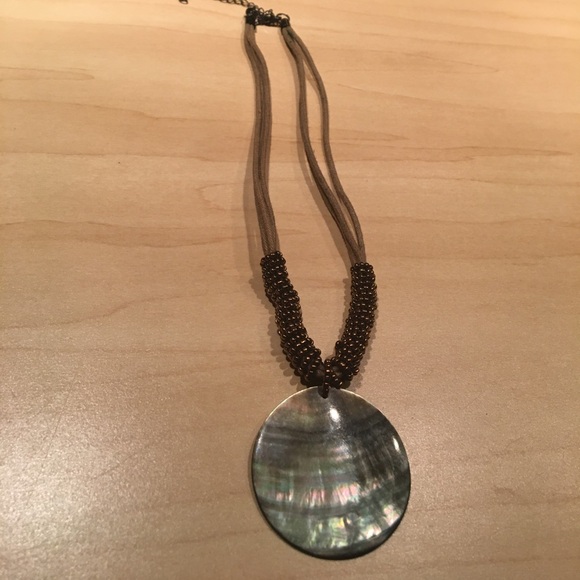 Shell Necklace - Picture 2 of 3